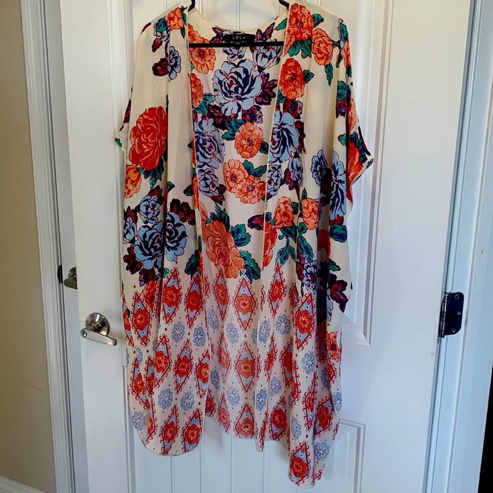🔥2/$20🔥 Floral kimono size L